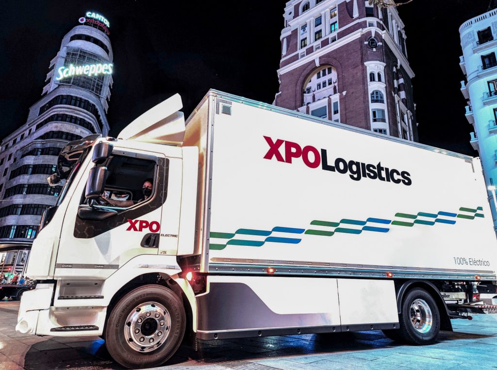 XPO Logistics pone en circulaci&oacute;n su primer cami&oacute;n 100% el&eacute;ctrico en Espa&ntilde;a, de la mano de Volvo Trucks